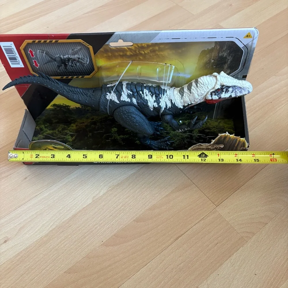 Jurassic World Rebirth Chilantaisaurus Dinosaur Gigantic Thrashers Attack Figure - Picture 15 of 15